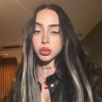 Nicki Nicole Instagram - estos meses con el disco fuera, conociendo Paris, de promo en España y Argentina 😍, en el estudio cerrando lo nuevooo🤐, ensayando para la gira y agradeciendo cada día el cariño a ALMA 🖤 los amo muchooiooo