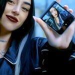Nicki Nicole Instagram - Expresate sin límites con tu #galaxyzflip5 😎 Sacate las selfies más épicas con la #FlexCam 🔥 Podés verte desde la #FlexWindow y además no necesitás tus manos 🤝 Te lo dice @nicki.nicole, vos también podés sumarte #UniteAlLadoFlex 🔥 Conocé más en samsung.com/ar