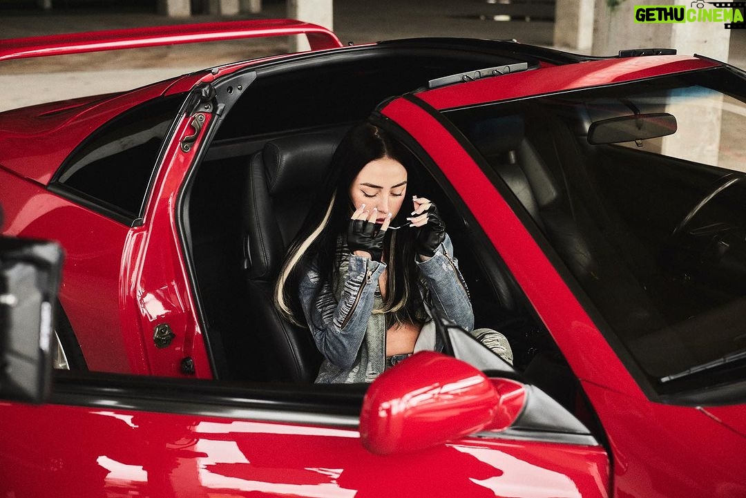 Nicki Nicole Instagram - #UNAFOTORMX 4/01 @mesita @tiagopzk @emiliamernes 🔥📸🔜 están readys?