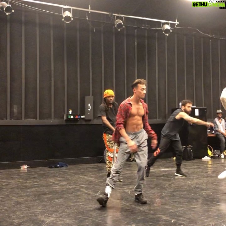Nicky Andersen Instagram - Footage from the Latin Grammys Audition🕺🏼⁣This audition gave me the opportunity to dance for @ricky_martin @anitta @badbunnypr @ozuna @sechmusic ⁣⁣ ⁣ ⁣ Choreographed by the amazing @slaughteration . Thank you so much for believing in me and hiring me🧡 ⁣⁣ ⁣⁣ ⁣⁣ This was my second audition ever in Los Angeles, and trust me I was HELLA nervous- especially knowing that everybody I look up to was in that room🙌🏽💫⁣ #dance #audition #bailabailabaila @msaagency #msafam #CopenhagenKid Los Angeles, California