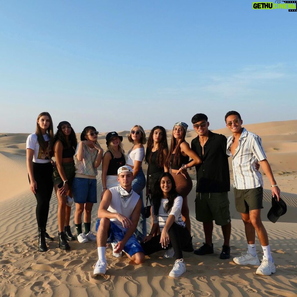 Nicky Andersen Instagram - Thankful for having these beautiful people in my life. @nowunited Abu Dhabi, United Arab Emirates