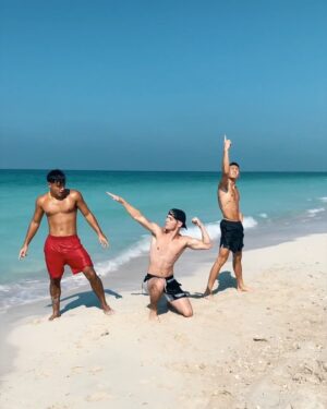 Nicky Andersen Instagram - A little beach dance with my boys - hope you don’t mind😅☀️ @nowunited #choreographer #nowunitedchainedup 

Choreography: 🙋🏽‍♂️

Danced w: @baileymay, @joshbeauchamp, 🙋🏽‍♂️

  @visitabudhabi #visitabudhabi @msaagency