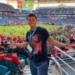 Nicky Andersen Instagram - I miss being around people... Look at my happy face as I’m about to perform in front of all these people at the Super Bowl🧡 Hard Rock Stadium