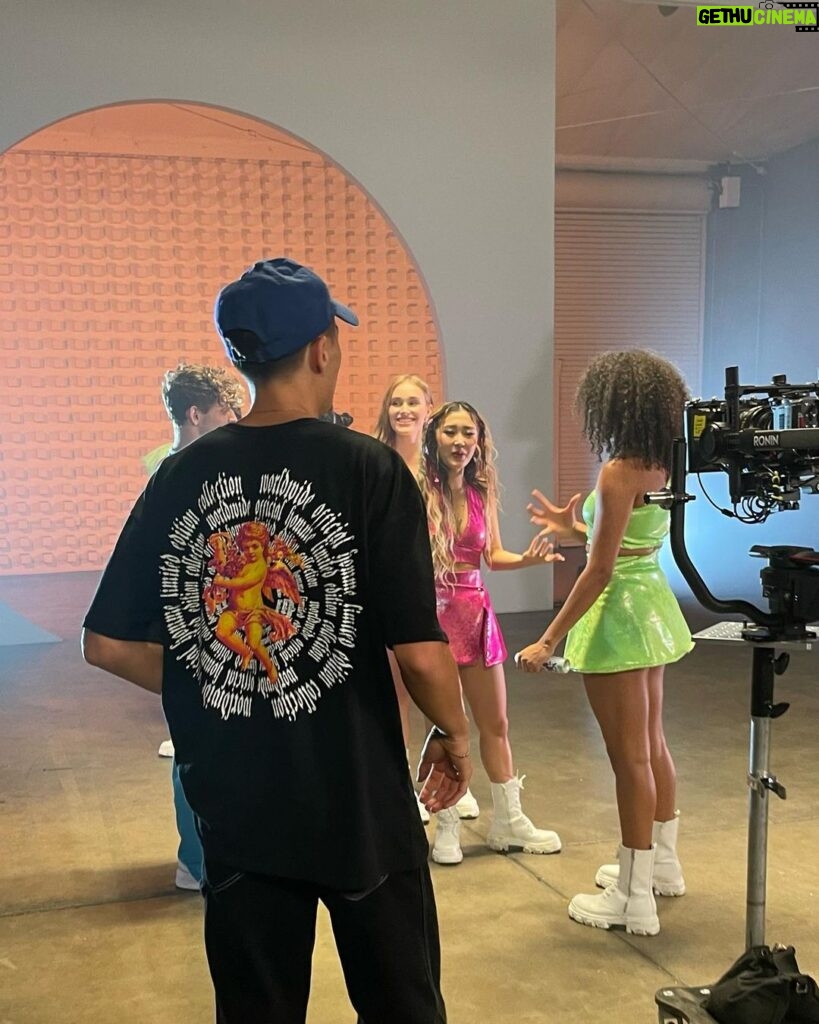 Nicky Andersen Instagram - Yay, another one for the books🎥📖 @nowunited Had the honor of choreographing this music video together with the genius @heyoon_jeong 💙🥹 Styled by the amazing @ambrosiothe3rd 🔥 Los Angeles, California