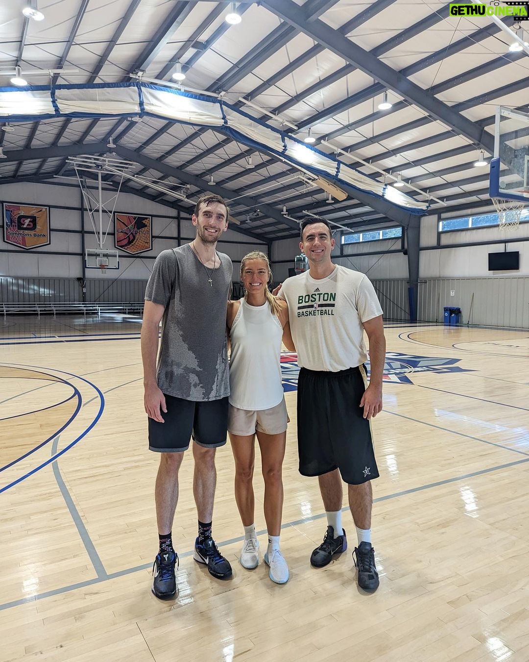 Nicole Kornet Instagram - Shots, shots, shots, shots, shots, shots, shots, shots, everybody Little Rock, Arkansas