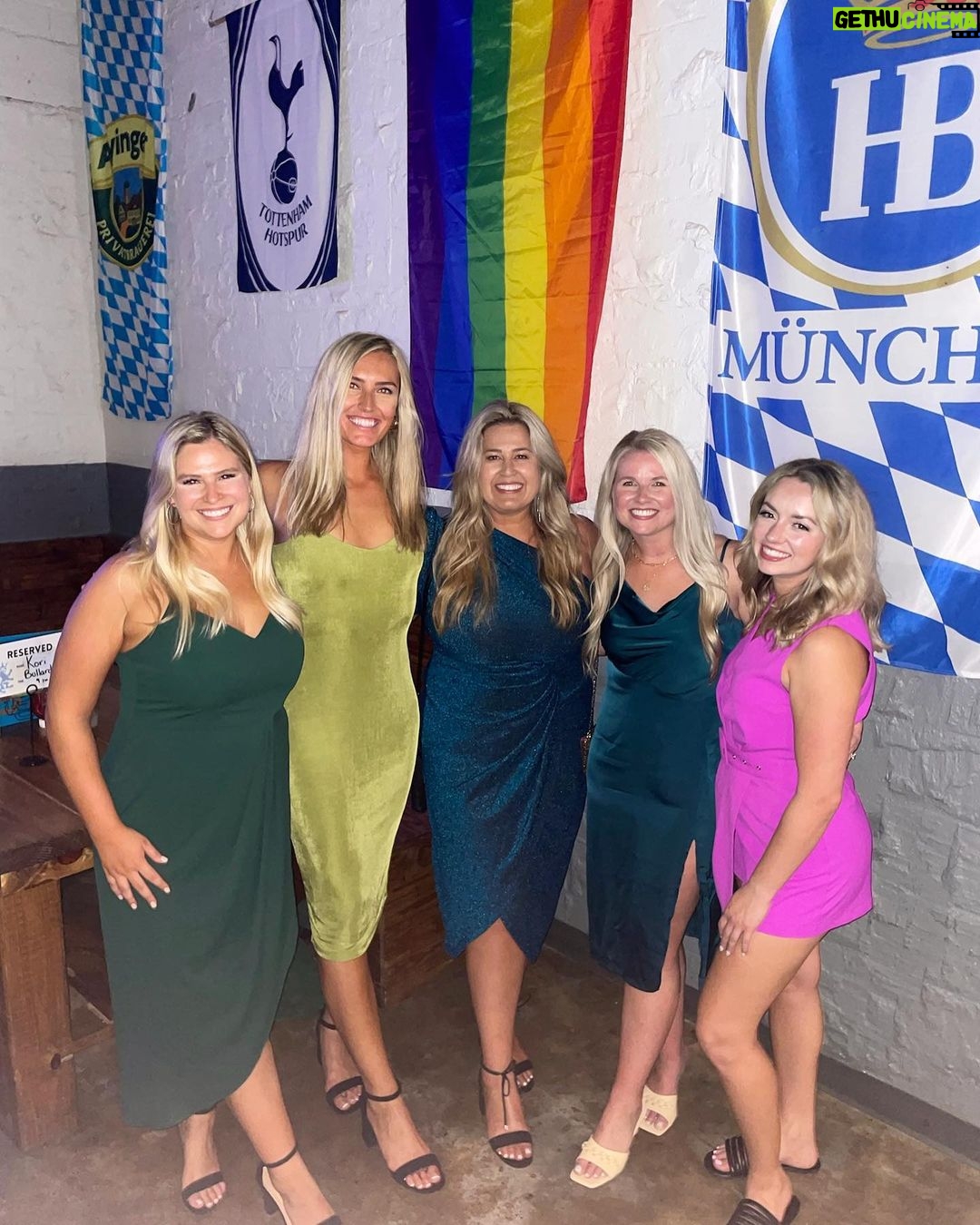 Nicole Kornet Instagram - I’m the blonde one! Fassler Hall Little Rock