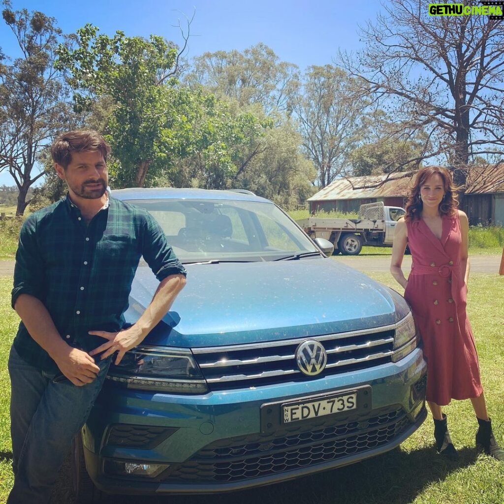 Nicole da Silva Instagram - @ryanjohnsonofoz trying to get in on my @altovolkswagennorthshore deal | Thanks to @vwaustralia for Charlie’s wheels again this season | Tune in tonight 830pm on @channel9 for @9doctordoctor #9DoctorDoctor #TheHeartGuy #TiguansForLyfe