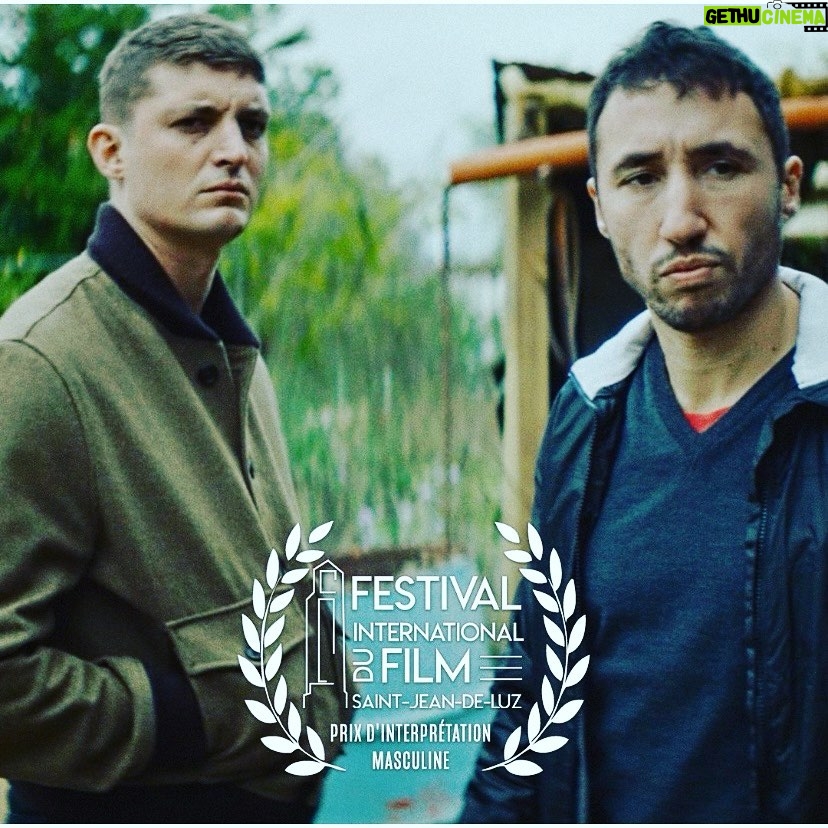 Niels Schneider Instagram - Un IMMENSE merci au jury du @fifsaintjeandeluz pour ce prix d interprétation partagé avec le grand @sofiankhammes . Merci Mathieu Gerault pour avoir écrit ces si beaux personnages. Impatience maximale jusqu à la sortie en mars de SENTINELLE SUD. @ufo_distribution @agat_films_exnihilo #sentinellesud