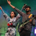 Nikhita Gandhi Instagram - Khurai was a seranade of flowers 🌹 and love ❤️! Thank you for a memorable night! #NikhitaGandhiLive #NIKIVERSE #DohelaMahotsav #khurai