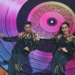 Nikhita Gandhi Instagram – Watch us tonight as we hit the #jhalakdikhlajaa stage with our #wildcardentry 💪🏻🫶🏻

@sonytvofficial @sonylivindia

@harshalds @komalsoni_ @shilpa.suraj.chhabra @rashmishastri @facetantrums @subhranilpaul1111 @navyaagarwal
