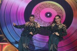 Nikhita Gandhi Instagram - Watch us tonight as we hit the #jhalakdikhlajaa stage with our #wildcardentry 💪🏻🫶🏻

@sonytvofficial @sonylivindia

@harshalds @komalsoni_ @shilpa.suraj.chhabra @rashmishastri @facetantrums @subhranilpaul1111 @navyaagarwal