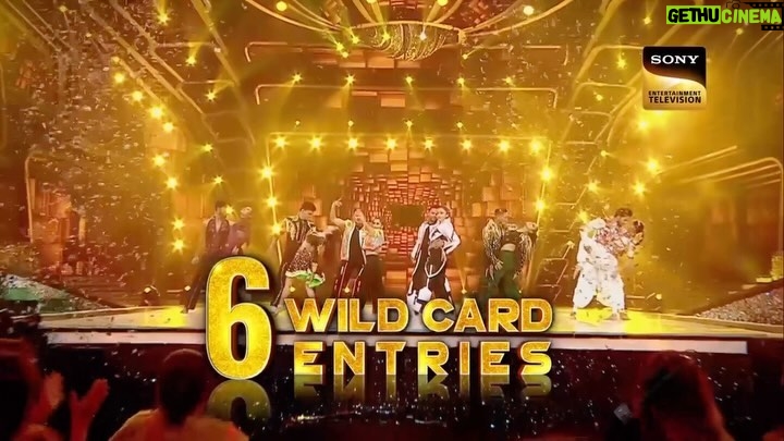 Nikhita Gandhi Instagram - Dhoom machegi manch par, jab wild card entries dikhayenge apna jalwa! 🔥✨ Dekhiye #JhalakDikhhlaJaa, sat-sun raat 9:30 baje sirf #SonyEntertainmentTelevision par. @malaikaaroraofficial @farahkhankunder @arshad_warsi @gauaharkhan @rithvikk_dhanjani @nikhitagandhiofficial @sagarparekh0111 @manisharani002 @dhanashree9 @awez_darbar @rjglennlive @arundhati.garnaik @sagar_bora @vipulkandpalofficial @shivanipatel_official @vaishnavi_official_ @ashutosh_1505 #NewShow #JhalakDikhhlaJaaOnSonyTV