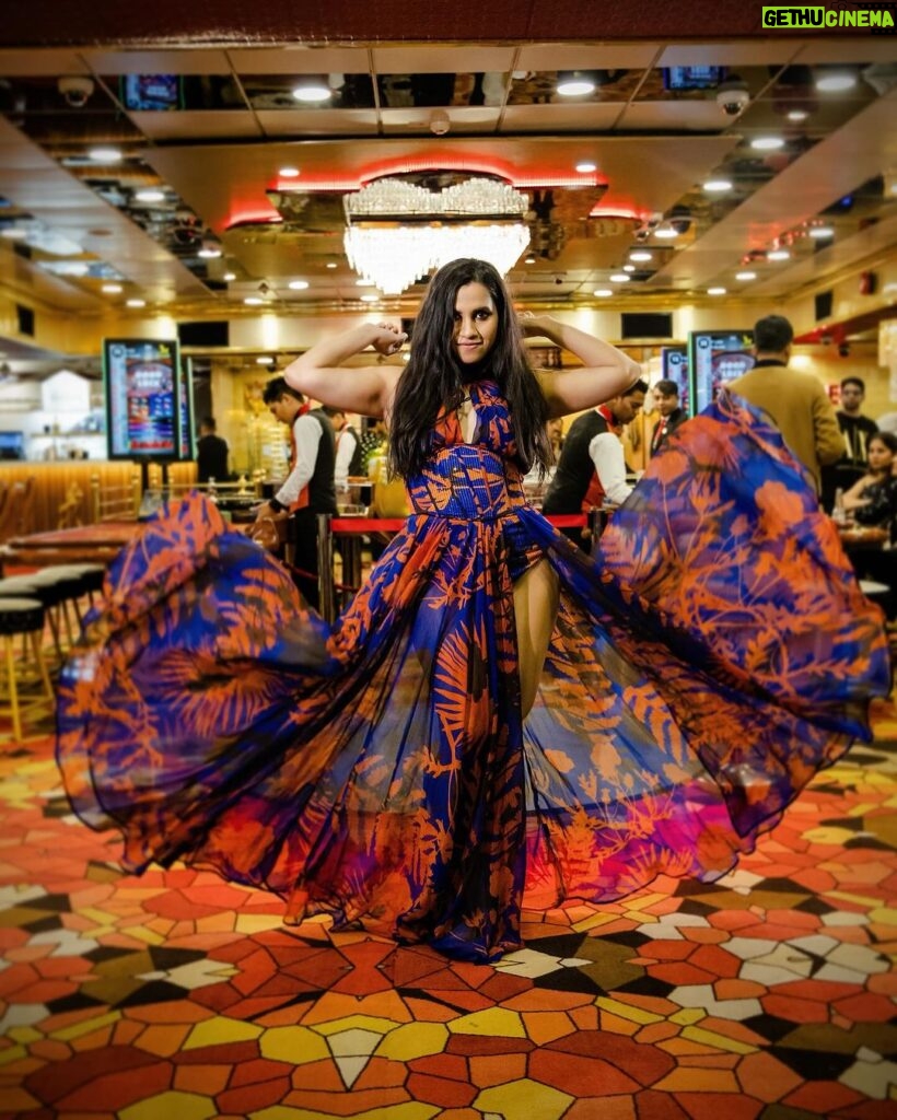 Nikhita Gandhi Instagram - Favourite looks from December 🫠 Pic 5- Outfit- @adk_avishidayalkalra Stylist- @sharanya_chandna Assistant- @nupshah23