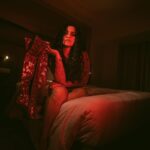Nikhita Gandhi Instagram - OMW … Just gotta drop this song first real quick 🔥❤️‍🔥 #ImFire #OutNow 📷 @_smfilms