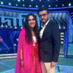 Nikhita Gandhi Instagram – Had the most fun on the sets of #Dadagiri with such talented and renouned artists! 

Catch us on Dadagiri on Zee Bangla! (Repeats today as well❣️)

#dadagiri #zeebangla