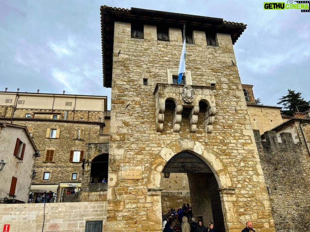Niki Iliev Instagram - San Marino 🇸🇲 прожекция на @the_reunion_movie два дни преди ТВ премиерата на филма по @official.btv в събота 15ти от 20ч🎬