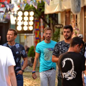 Niki Iliev Instagram - Вече може да гледате @the_reunion_movie и в А1 Видеотека от A1 Explore TV http://spkl.io/61864wjZw 🎬 Благодаря на всички за чудесните реакции и подкрепата през изминалата година от както филма излезе по кината🙏 @a1.bulgaria