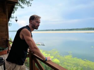 Niki Iliev Instagram - На снимки @s.reka.na.sarceto #onset🎥🎬 #director #comingsoon Дунав мост Видин - Калафат АД / Danube Bridge Vidin - Calafat AD