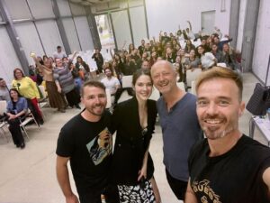 Niki Iliev Instagram - @thechallenge.bg Среща и уъркшоп със страхотни млади хора в Бургас🎬 Новото поколение си е супер🤘#burgas