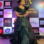 Nikita Sharma Instagram - A special night indeed. ♥️ Won the award for “Inspirational Icon of the Year” 2023 🏆✨ This moment was made so much more special by having my parents with me to celebrate it! 🥰 A huge thank you to you all for always believing in me. 🙏🏻 Gown by @amadicoutureofficial Makeup & Hair by @makeupbyemmarai #grateful #humbled #thankful #blessed Mumbai, Maharashtra