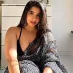 Nikita Sharma Instagram - This song.. 🤍 Mumbai, Maharashtra