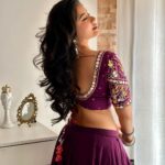Nikita Sharma Instagram - Will the real Nikita please stand up? 🙋🏻‍♀️ Which one is your favourite? 👀 I have more versions but Instagram allows only 10 photos in a carousel. 🙃