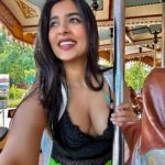 Nikita Sharma Instagram - Will the real Nikita please stand up? 🙋🏻‍♀️ Which one is your favourite? 👀 I have more versions but Instagram allows only 10 photos in a carousel. 🙃