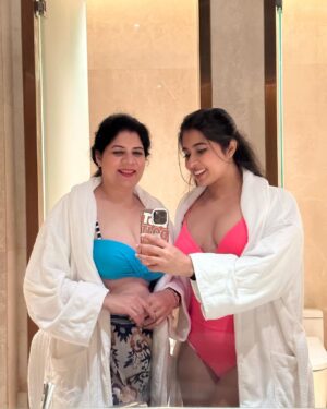 Nikita Sharma Instagram - Some special moments to begin 2024 🩵