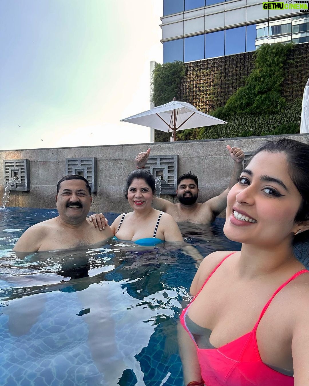 Nikita Sharma - 96.6K Likes - Some special moments to begin 2024 🩵