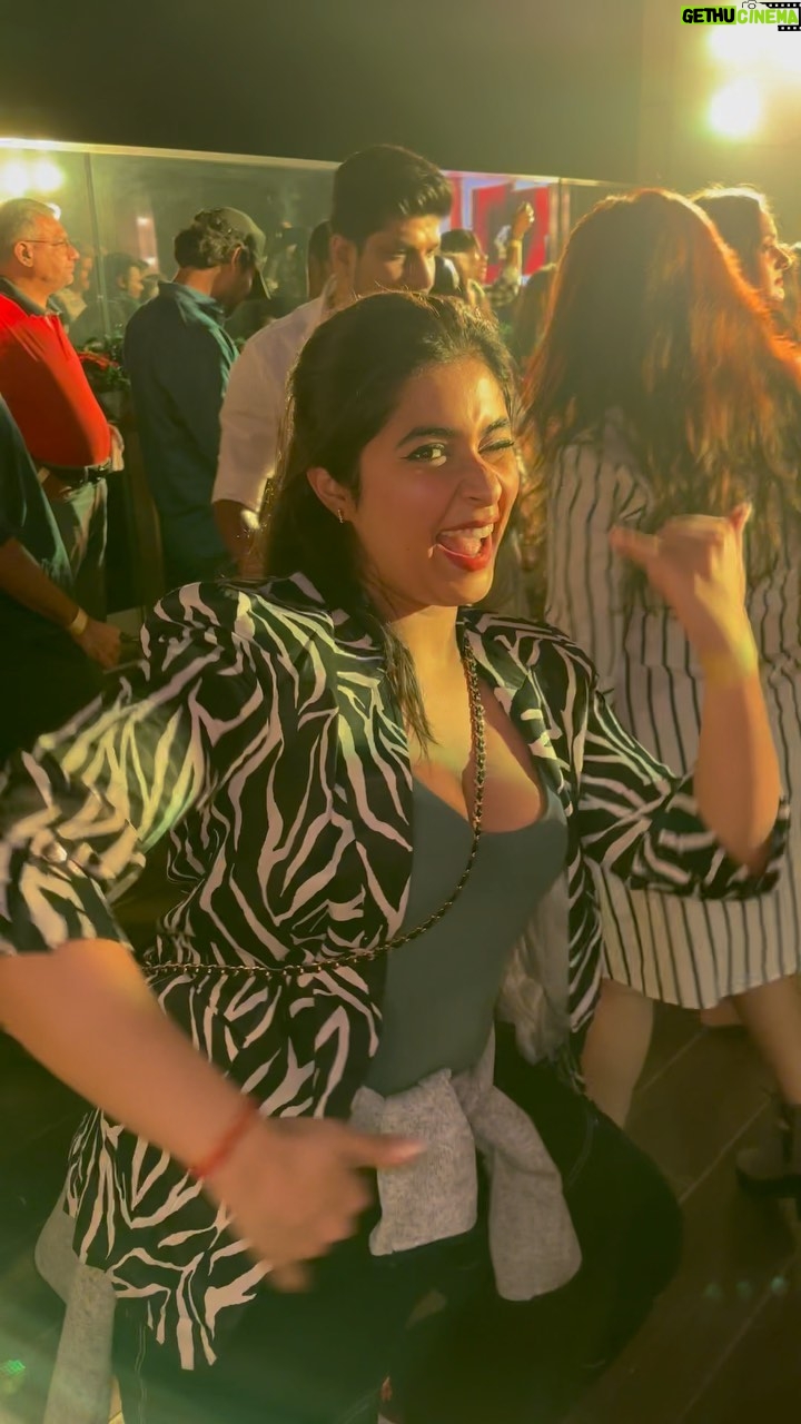Nikita Sharma - 104.9K Likes - 3 outfit changes later, I was finally comfortable enough to dance my heart out and welcome 2024!!! 💥✨🥂