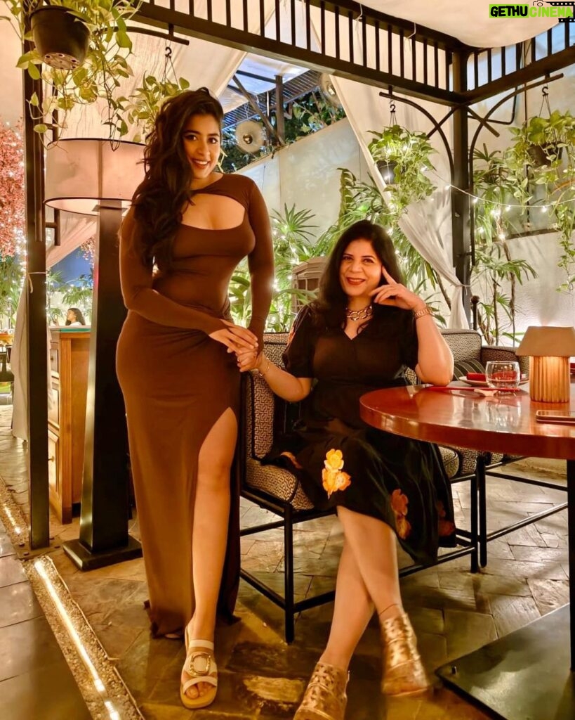 Nikita Sharma Instagram - One of the most beautiful things about growing up is that you start to see your mom not just as a mother, but as a woman. You start to see how she faced life and was once a young girl herself with dreams and wishes. It makes you connect with her on a whole entire deeper level. That’s when 2 women find friendship in their relationship. Finding this connection with my mother over time has been such a beautiful gift! ♥️ Time is a wonderful thing when it does lovely things like this. Mumbai, Maharashtra