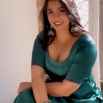 Nikita Sharma Instagram - 93% voted yes for the bloopers from the original video so here it is! 🥰 #feelitreelit #explore #trending #feature #love #indian #salwaarsuit #punjabi Mumbai, Maharashtra