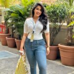 Nikita Sharma Instagram - Attending the wonderful @mumbaifilmfestival has been nothing short of just magical. 🎞️📽️✨ Experiencing film making, direction, acting technique and simply the details of production value closely has made me appreciate the art of film a lot more! 🎬♥️ Magic truly does lie behind great work and awe inspiring dedication. 👏🏻 Mumbai, Maharashtra