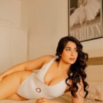 Nikita Sharma Instagram - “Every single thing that people have pointed out as being your weakness or as reasons to not like yourself, is actually a strength in disguise. Knowing that you are complete within yourself and knowing that everything about you is pure perfection in itself, is a blissful feeling. Know that every single thing that you see every time you stand in front of the mirror is worthy of love and kindness. Be as kind to yourself as you would to someone you care about.” -Nikita Sharma 📸 @haranish.hrf 💄 @makeupbyemmarai Mumbai, Maharashtra