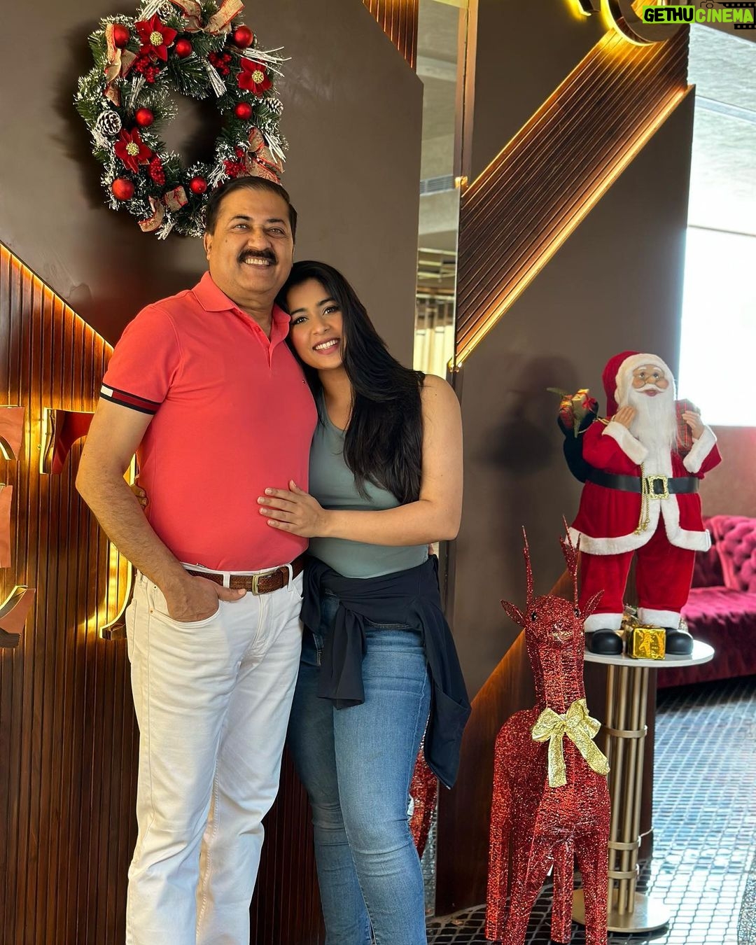 Nikita Sharma Instagram - Days with parents are the BEST kind of days. ♥️🧿 The last video is 🥰