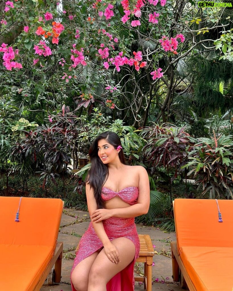 Nikita Sharma Instagram - I felt like I was plucked right out of the bougainvillea tree 🩷 How many of you guessed that the outfit is pink? ☺️ This stunning set is from @howwhenwearclothing ✨ #Ad