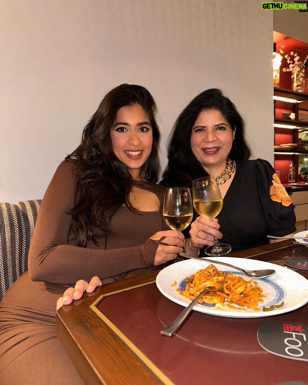 Nikita Sharma Instagram - One of the most beautiful things about growing up is that you start to see your mom not just as a mother, but as a woman. You start to see how she faced life and was once a young girl herself with dreams and wishes. It makes you connect with her on a whole entire deeper level. That’s when 2 women find friendship in their relationship. Finding this connection with my mother over time has been such a beautiful gift! ♥️ Time is a wonderful thing when it does lovely things like this. Mumbai, Maharashtra