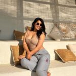 Nikita Sharma Instagram - The beauty that is Versova 🤍 (Also, I couldn’t decide between 1 & 2) Versova, Mumbai