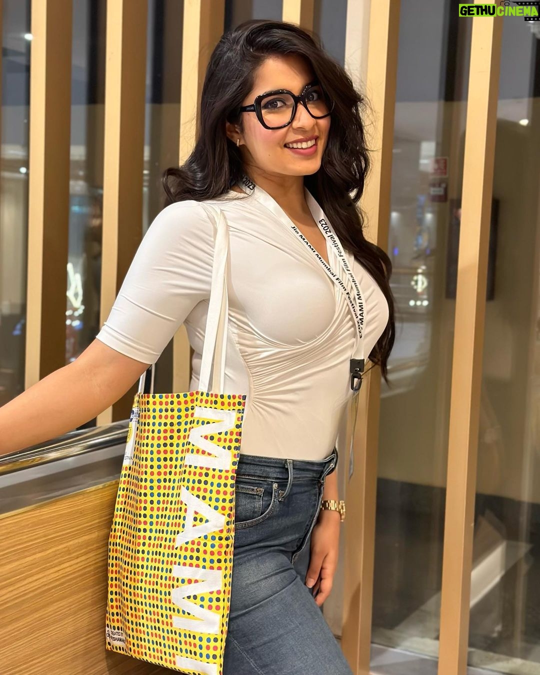Nikita Sharma Instagram - Attending the wonderful @mumbaifilmfestival has been nothing short of just magical. 🎞️📽️✨ Experiencing film making, direction, acting technique and simply the details of production value closely has made me appreciate the art of film a lot more! 🎬♥️ Magic truly does lie behind great work and awe inspiring dedication. 👏🏻 Mumbai, Maharashtra