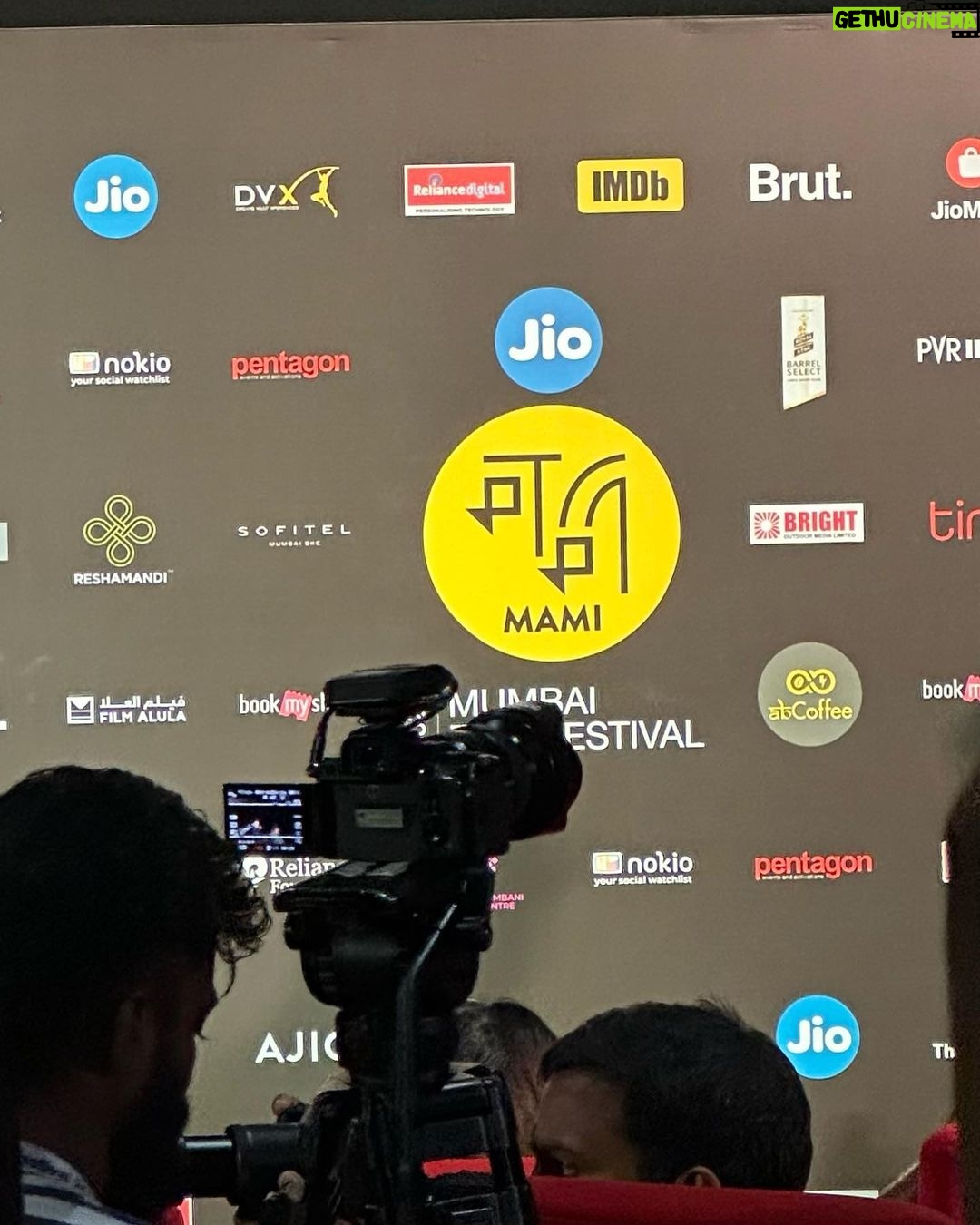 Nikita Sharma Instagram - Attending the wonderful @mumbaifilmfestival has been nothing short of just magical. 🎞️📽️✨ Experiencing film making, direction, acting technique and simply the details of production value closely has made me appreciate the art of film a lot more! 🎬♥️ Magic truly does lie behind great work and awe inspiring dedication. 👏🏻 Mumbai, Maharashtra
