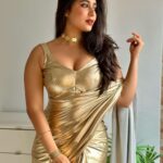 Nikita Sharma Instagram - Golden girl ✨ Mumbai, Maharashtra