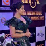 Nikita Sharma Instagram - ✨ INSPIRATIONAL ICON OF THE YEAR ✨ We all won! 🏆 I feel so so grateful to have won such a prestigious title for an award and it makes me filled with joy and humility to accept this special one. It’s one of the MOST special things any time I give a motivational talk, or get recognised for inspiring people. So this one is a really really special one and one that will always be so close to my heart. Of course, a HUGE HUGE thank you and hug goes out to each and every single one of you simply because you all choose to stick around and hear me and listen to what I have to say, thereby making me the “Inspirational Icon of the Year”! ✨ You all inspire me to inspire. 🥹 What a wonderful evening it was and indeed it’s truly an honour. Thank you for having me @iiiaward ✨ Victory gown by @amadicoutureofficial ♥️ Makeup and hair by @makeupbyemmarai ✨