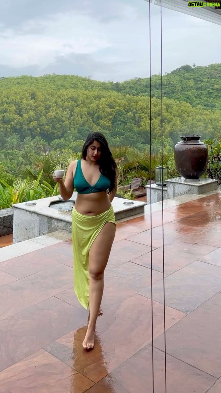 Nikita Sharma - 132K Likes - A cup of coffee, on an island, in the middle of a light drizzle 🌧️
HEAVEN 🤌🏻
#feelitreelit #explore #feature #island #islandgirl #travel #islandliving #love #coffee