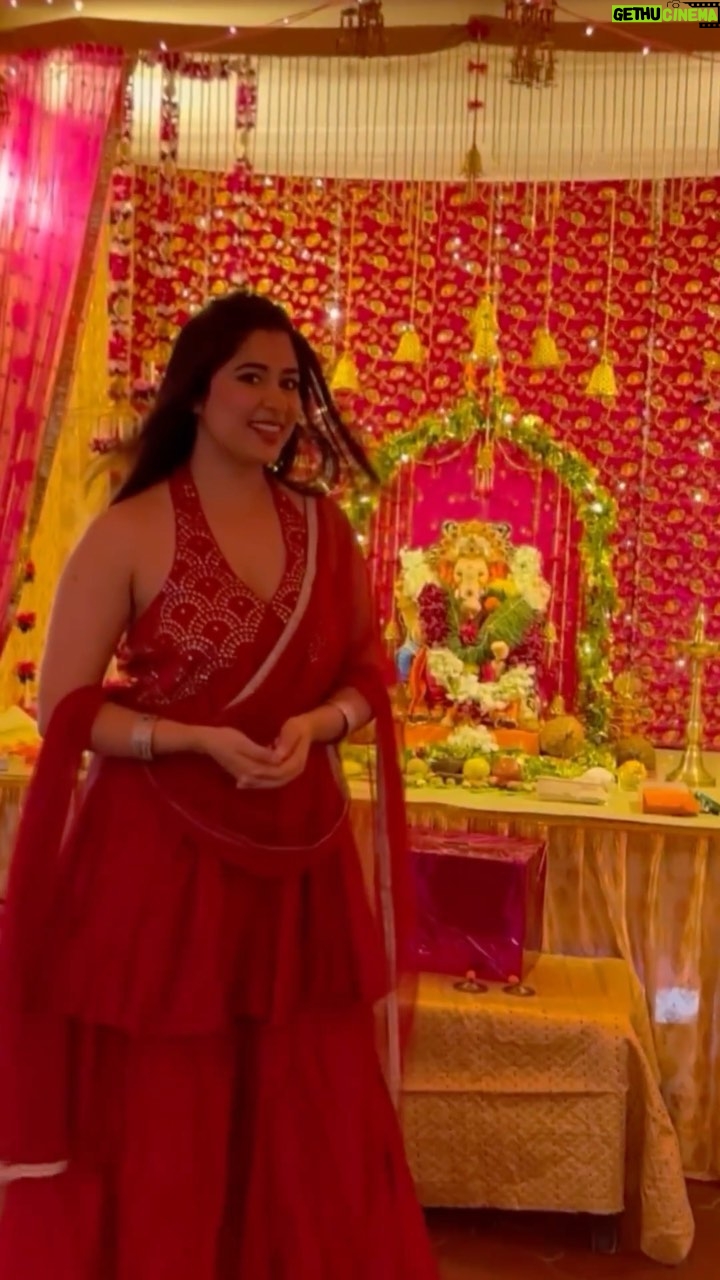 Nikita Sharma Instagram - Happy Ganesh Chathurthi to all of you! ππ»β₯οΈπ₯ Aap sabhi ko Ganesh Chathurthi ki dher saari shubhkaamnaaein β¨πͺππ» #ganeshchaturthi #ganpati #auspicious #ganpati #love #ohmyfriendganesha Mumbai, Maharashtra