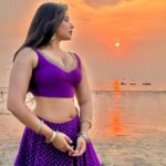 Nikita Sharma Instagram - Ek tuk tumhe dekhti hai, jo baat keh na chaahe zubaan.. 💜