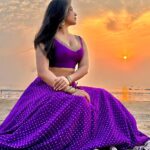 Nikita Sharma Instagram - Ek tuk tumhe dekhti hai, jo baat keh na chaahe zubaan.. 💜
