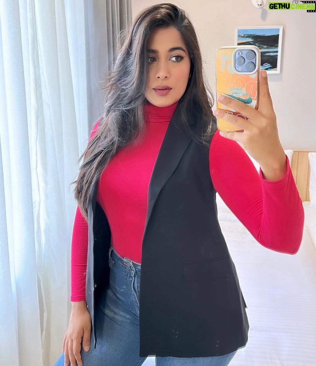 Nikita Sharma Instagram - Delivered my 7th TEDx talk “Connection within the Disconnected” at @tedx_wce_sangli ♥️ What a wonderful experience it was to speak to some lovely people about how we regain control of our lives and create our natural dopamine level by finding our own high. Thank you for having me, it’s been a pleasure. ✨