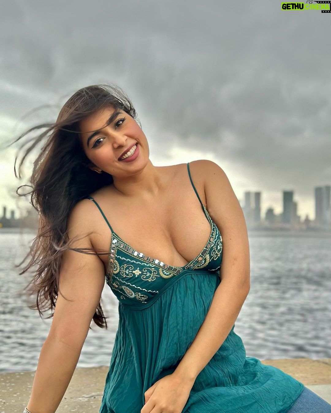 Nikita Sharma - 202.3K Likes - Come spend a day in Bandra with me ♥️☺️
There are 2 sets of “Before & After”s for you in this post 🌧️🙈
