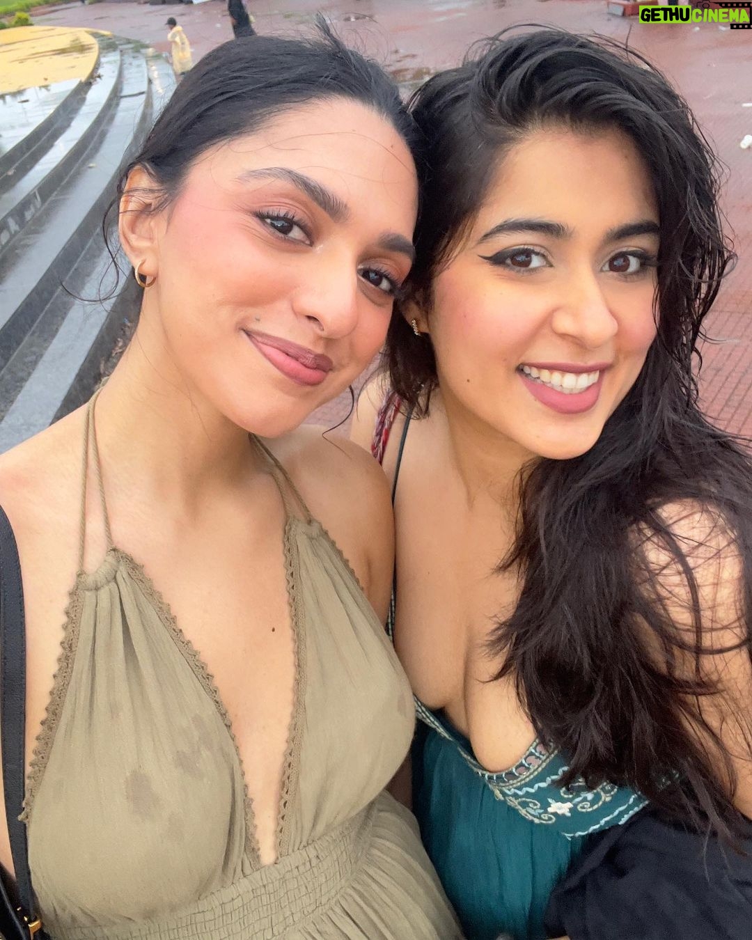 Nikita Sharma - 202.3K Likes - Come spend a day in Bandra with me ♥️☺️
There are 2 sets of “Before & After”s for you in this post 🌧️🙈