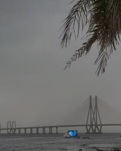 Nikita Sharma Instagram - Come spend a day in Bandra with me ♥️☺️ There are 2 sets of “Before & After”s for you in this post 🌧️🙈 Bandra West